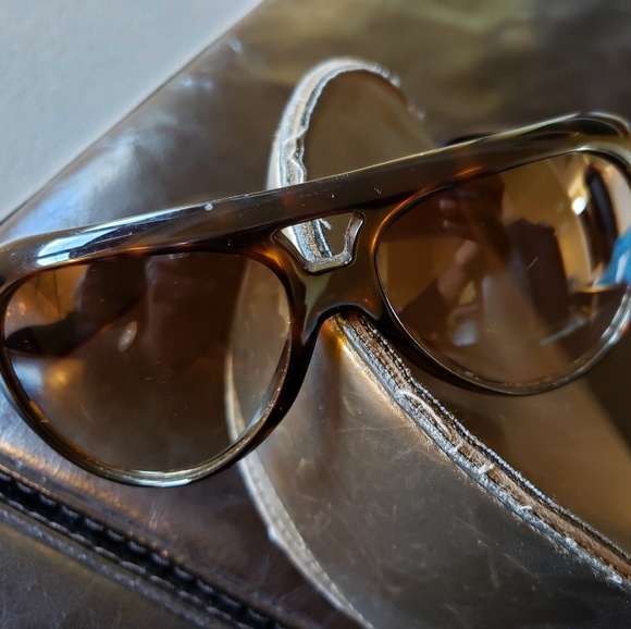 Gucci Accessories - Authentic Gucci Brown Shades